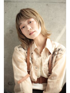 アンド(AND) レイヤーミディアム ハイライト ベージュ 30代 40代 中目黒