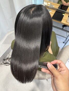 クラッチ 梅田茶屋町店(CLUTCH) 縮毛矯正/髪質改善/美髪カラー/トリートメント【大阪/梅田】