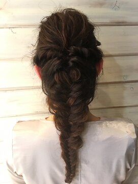 ネオリーブ アンド 渋谷店(Neolive &) 【Neolive & 渋谷店】クルリンパフィッシュボーンアレンジ