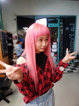 ウィット アンド ラファム Wit &La Famme 個性派はピンクがお好き！（エクステ付き）