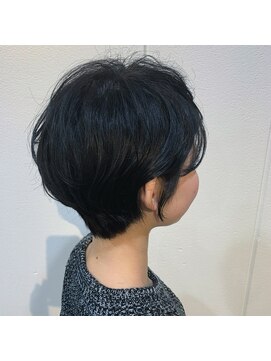 ロロネー 梅田(Lolonois) 【Lolonois梅田】ショート×ブルーブラック☆(岡崎美咲)