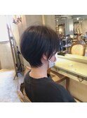 大人可愛い20代30代40代小顔ワンサイドショートボブ丸み前下がり