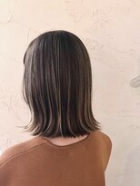 コエ 元町 石川町 (Koe.)&nbsp;アッシュブラウン/ハイライト/大人ミディアム【元町/石川町】