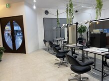 クララ バイ マニスオブヘアー(CLALA by Manis of hair)の雰囲気（グレーを基調に☆落ち着いた店内/大和郡山市美容室）