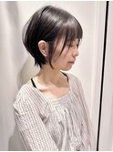 大人かわいい黒髪丸みゆとりショート耳かけ