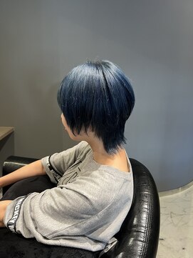 ボルン(BOLEN) 『ショートウルフ』ネイビーブルーカラー