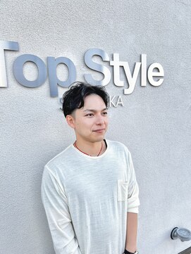 トップスタイル シズオカ(TopStyle SHIZUOKA) メンズ×センターパート×美髪