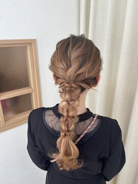 ソノ(sono) 編みおろし ローポニー 結婚式ヘア 参列ヘア デートヘア