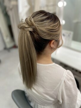 ラモ(RAMO) 艶々ストレートポニーテール