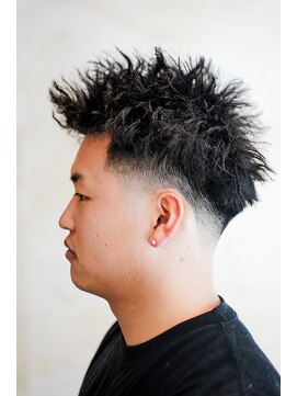 メリケンバーバーショップ コウベ(MERICAN BARBERSHOP KOBE) メンズカットパーマスパイキーブッダパーマテーパーフェード