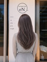 エン(eN.)&nbsp;アッシュブラウン×ハイライトロング