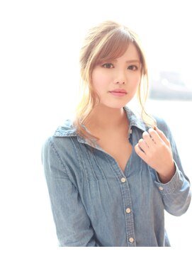 レーヴ バイ ヘアメイクカリス(reve by Hair make Charis) ゆる巻きアレンジ