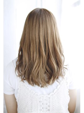 トランクイル サフリック(TRAN9UIL safric) 20代30代40代　キュートなイルミナロング【烏丸】