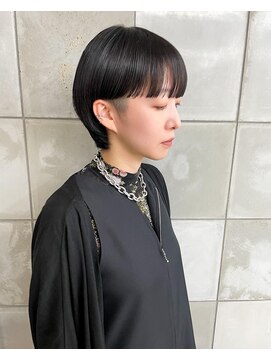 トゥコ(tuco) マッシュワイドバングマッシュウルフ刈り上げ女子ベリーショート