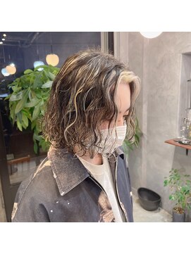 ロンドカスティーヨ 四日市(Lond castillo) 【萩原】メンズミディアムパーマ＋ホワイトハイライト