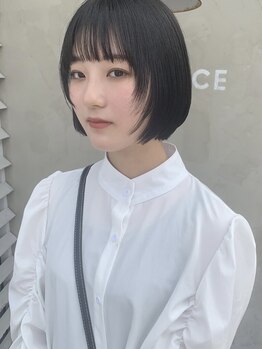 《HOT PEPPER Beauty 2023 ベストサロン部門 注目サロン選出》顔の形を綺麗に魅せるハイセンスなカットが◎