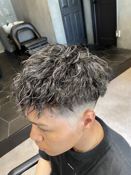 ラグシス ザ バックルーム(LUXIS THE BACK ROOM) スキンフェード×ツイストスパイラル【立川/メンズ】