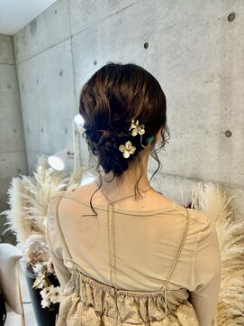 ボニー(Bonnie) ルーズシニヨン