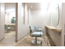 レーヴバイリコ 三軒茶屋(Reve by liko)の雰囲気（2席ずつ仕切られてるので、お子様連れの方にもオススメ♪）