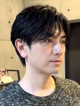 ブルニール 心斎橋(BLEUNIR) ビジネスパーマ　センターパート　フェザーショート　かき上げ