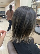 リアン(Lien) コントラスト強め！外国人風バレイヤージュ/外ハネボブ/赤味抹殺