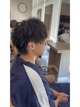 美容室 シェイプ 条里店 縦落ちツイスパ