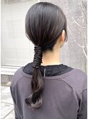 ロング黒髪タイトローポニー