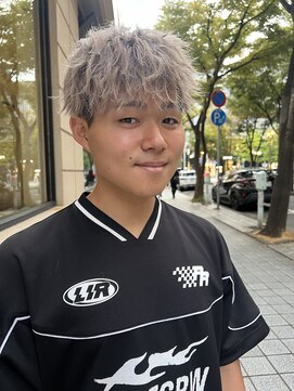 メリケンビューティーパーラー コウベ(MERICAN BEAUTY PARLOR KOBE) メンズカット波巻きマッシュ グレージュカラー