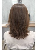 自然な毛流れ☆レイヤーカット×やわらかベージュの軽やかミディ