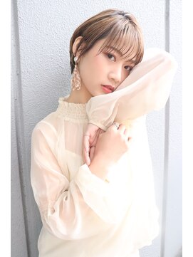 キートス(Kiitos) kiitos西梅田丸みとくびれコンパクトショート