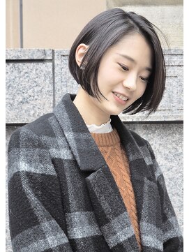 アンビエンテ(ambiente) ナチュラルなアッシュヴァイオレット　ショートボブ