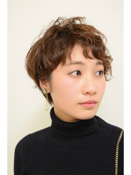 浪漫館 サンク(CINQ) 耳かけショート ウェービィ @岩下