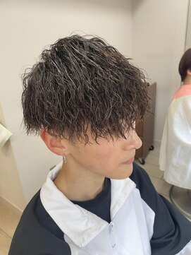 テトラ バイ ネオリーブ 横浜西口店(tetra by neolive) 横浜★ツイスト メンズパーマ ツイスパ