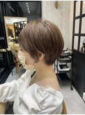 くびレイヤーエモージュグレージュカラーショート