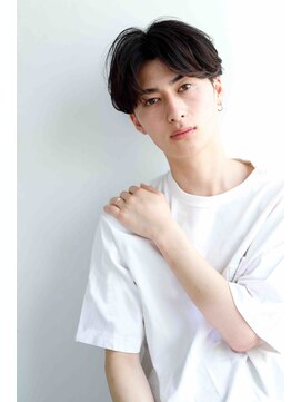 ネル 千早 香椎(nell.) スーツ短髪ツーブロック束感モテる黒髪パーマセンターパート