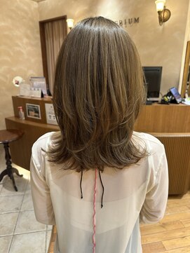 ビュートリアム265(BEAUTRIUM 265) ◎ミディアム/くびれレイヤー/レイヤーカット/顔周りカット/銀座
