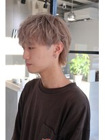 ホワイト(WHITE)&nbsp;ショートウルフ　ブロンドベージュ