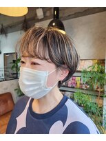 ブルー 青葉台(BLUE)&nbsp;白髪を活かすハイライト。