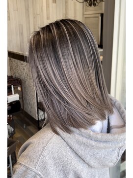 ラグーン(LAGOON) バレイヤージュグレージュハイライトダブルカラーケアブリーチ