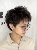 メガネにも合う無造作スパイキーショート