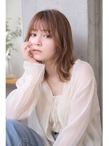 リビンバイアフロート(Livin by afloat)&nbsp;くびれミディレイヤーカットミディアム大人外ハネ