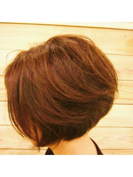 ヘアーズシェード(HAIR'SSHADE) シャープと無造作が混ざり合うmixボブ