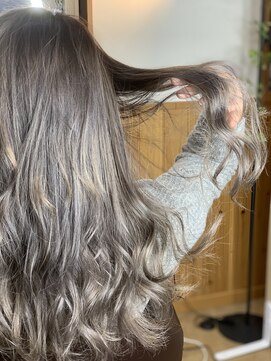 ビビ(ViBy) シルバーグレージュ