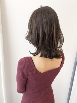 ネオリーブ チロル 横浜西口店(Neolive CiroL.) こなれミディ 縮毛矯正 大人可愛い くびれボブ