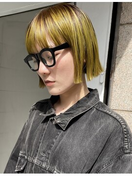 ヘン(hen) ルーツカラー　前上がりボブ