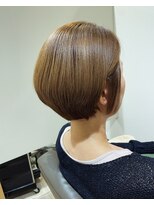 ヘア アトリエ ヴィヴァーチェ(hair atelier Vivace) 女性らしいショートボブ