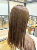 透明感マロンベージュ艶髪ストレートセミロングヘア20代30代40代