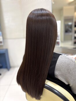 リアルディール モアの写真/【髪質改善ストレート】朝のお手入れがラクに！髪質改善ストレートで乾燥や湿気に負けない艶髪へ。