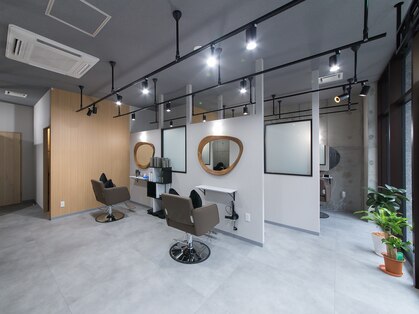 リジー 京橋(LYZY)の写真