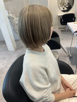 エイト 武蔵小杉店(EIGHT) ボブにおすすめの明るめハイライト